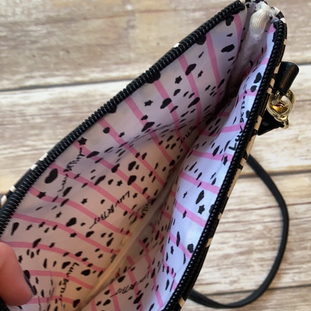 Betsey Johnson Luv wristlet Crossbody EUC - Picture 4 of 5